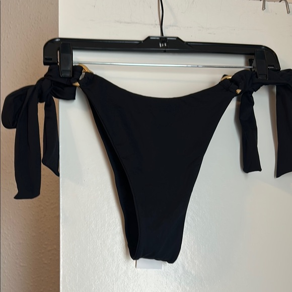 L*Space Black Tanga Cut Bikini Bottom - Size Large $99 Retail NWT - Picture 5 of 10